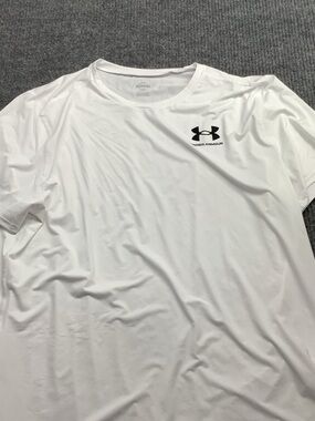 Under Armour Men’s White Short Sleeve Performance Tee with Black Logo